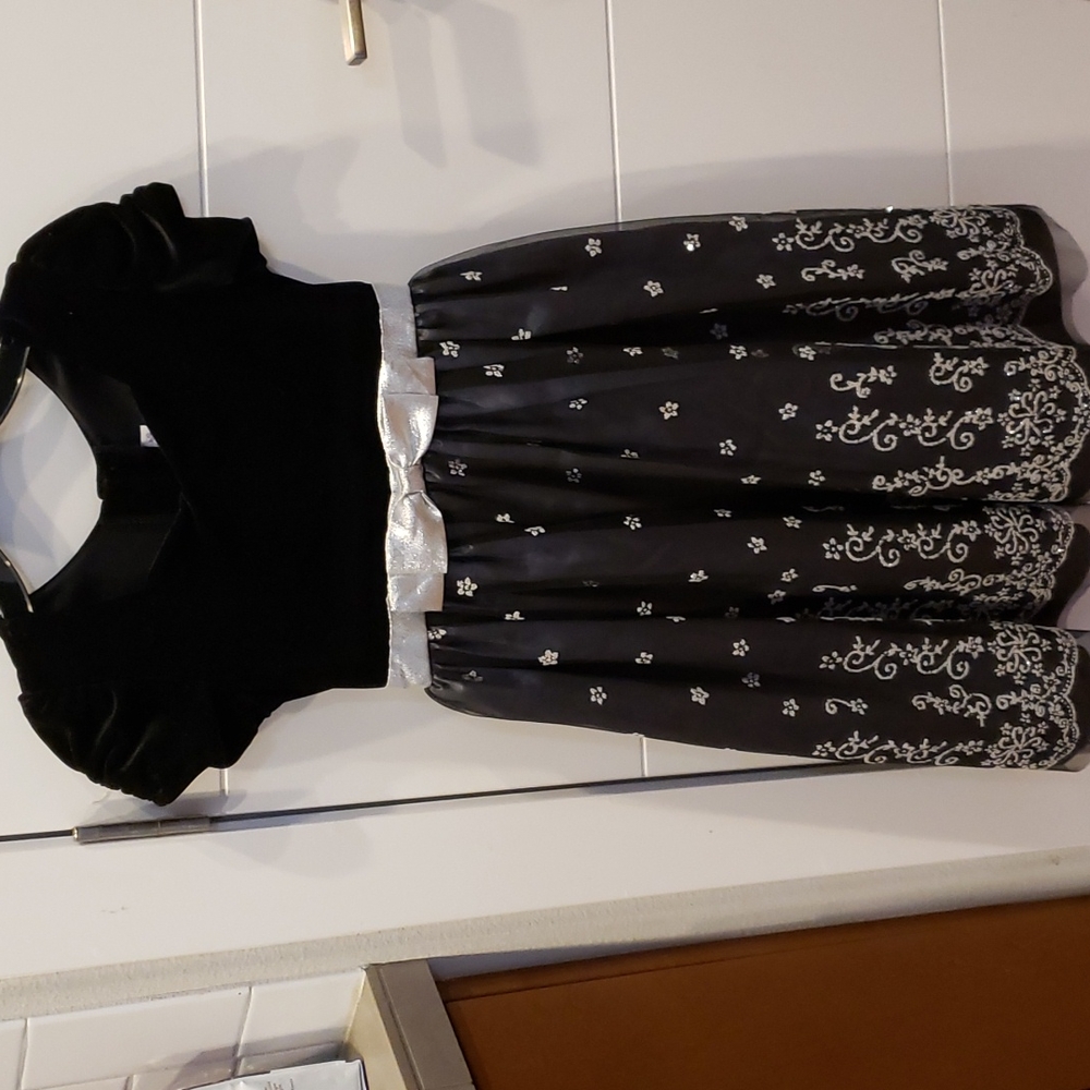 Brand: Jona Michelle Size: 8 (Only worn once)